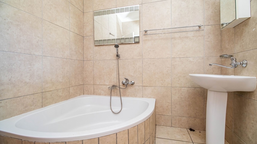 5 Bedroom Property for Sale in The Village Western Cape